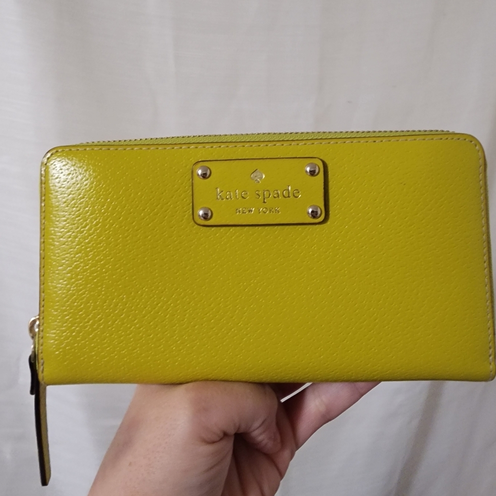 ✨️NWOT✨️Kate Spade Wellesley Green Long Wallet
